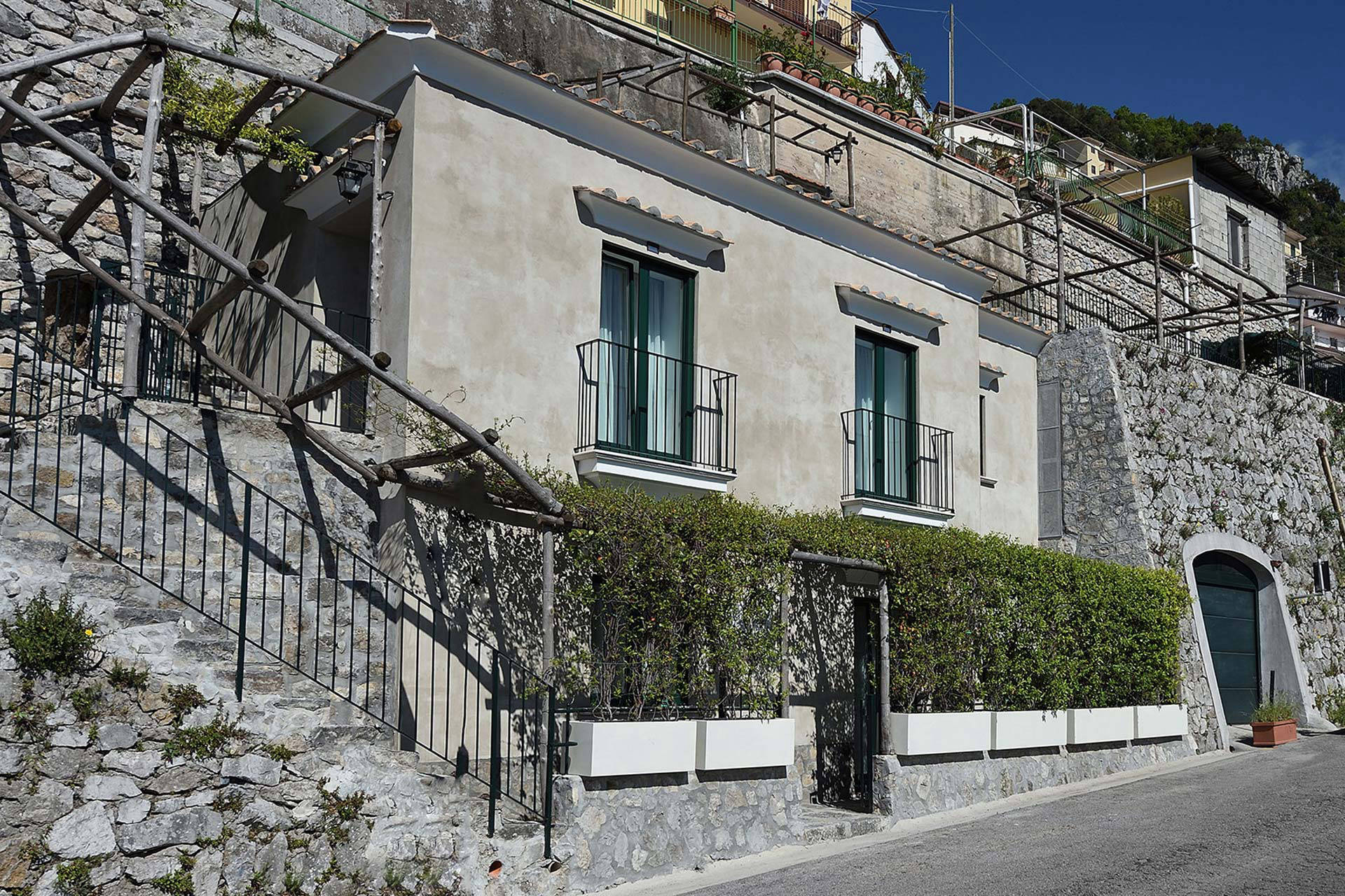 where to sleep on the Amalfi Coast